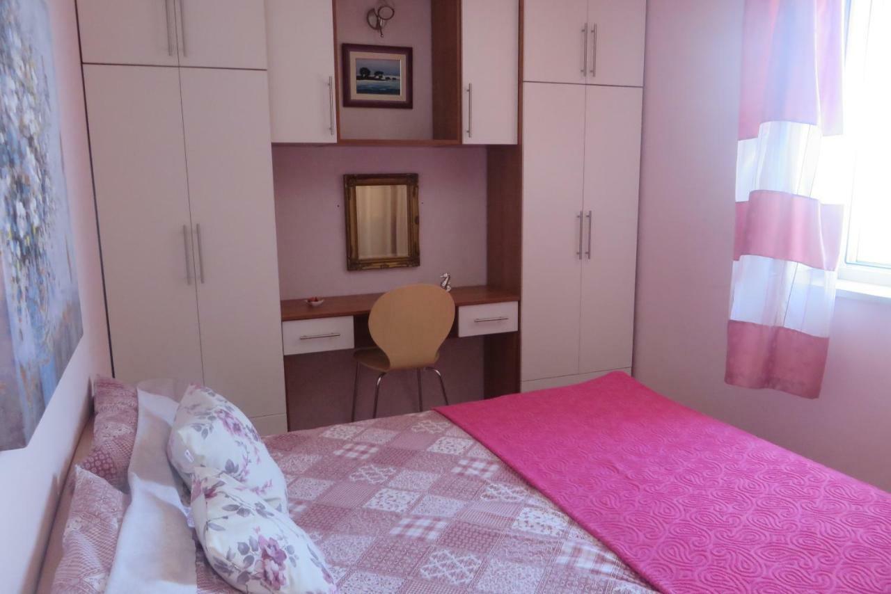 I&J Relaxing Beach Apartments Račišće Extérieur photo
