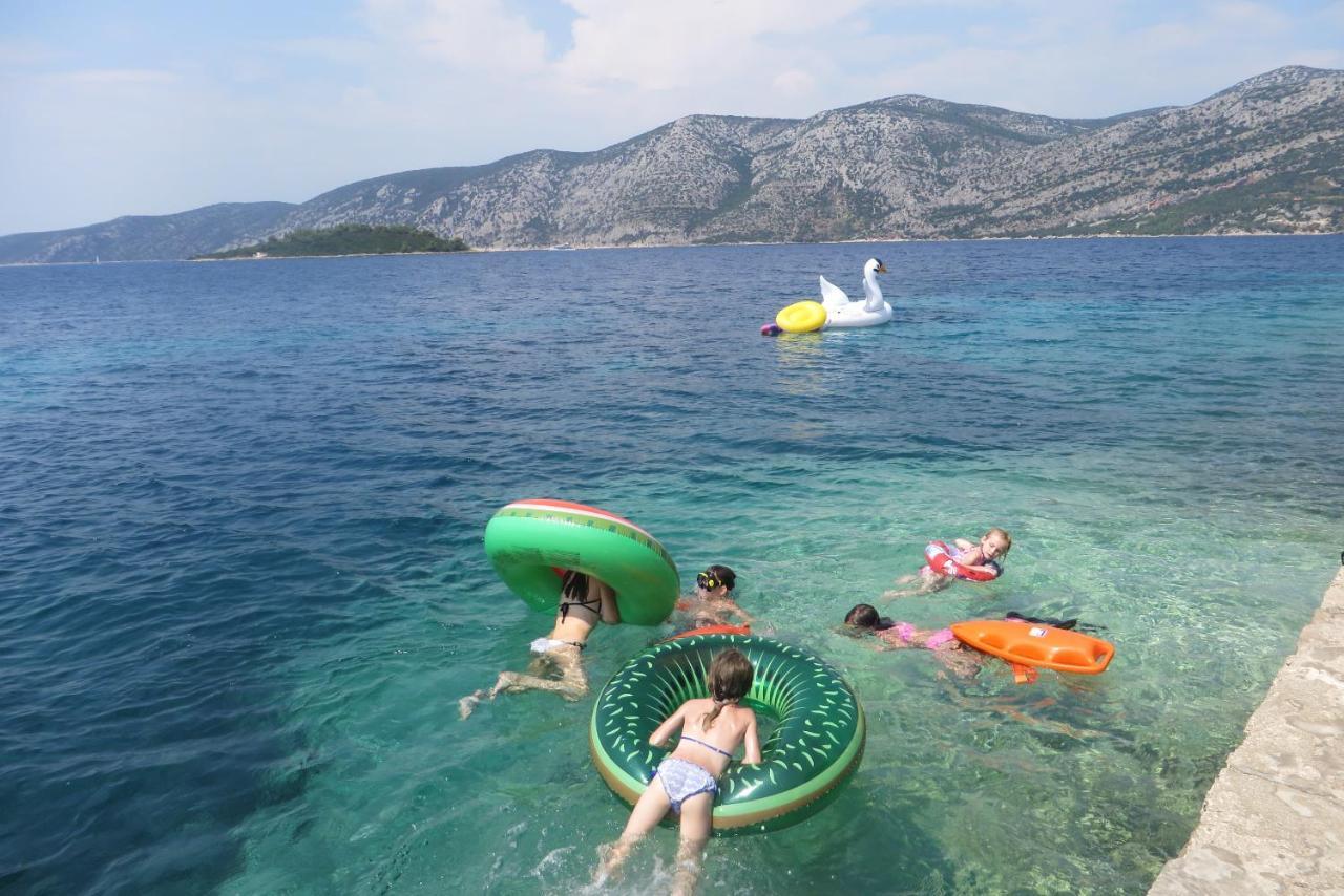 I&J Relaxing Beach Apartments Račišće Extérieur photo